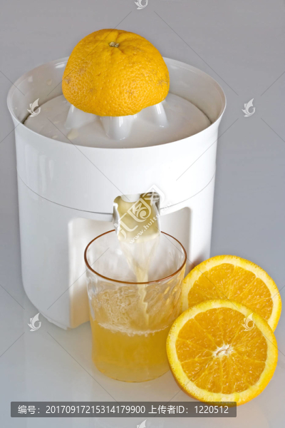玻璃酒杯