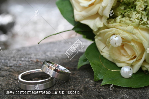 新娘花束和結(jié)婚戒指