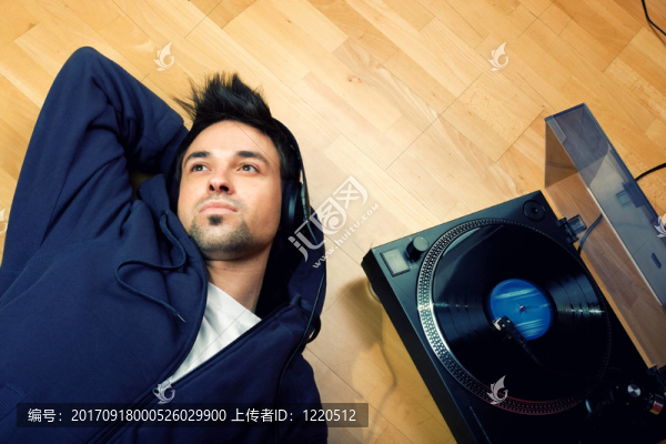 聽音樂(lè)