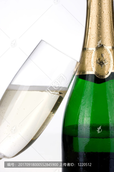 玻璃酒杯