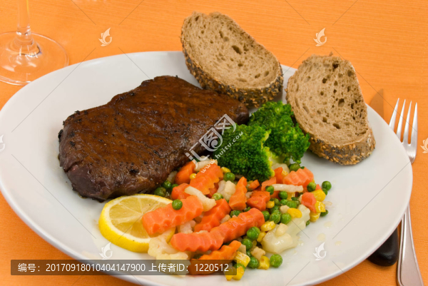 西蘭花烤牛肉，carrot