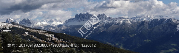 白云巖的全景