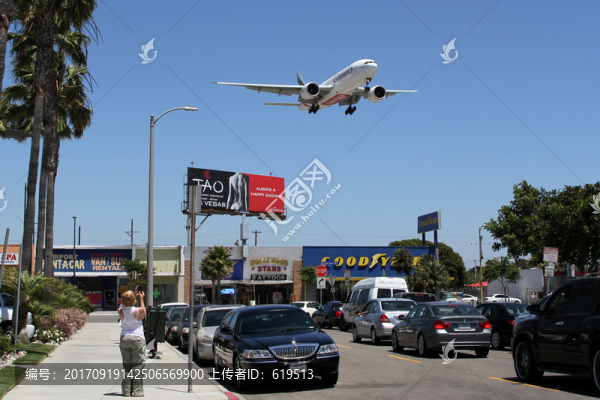 阿聯(lián)酋航空,飛機降落