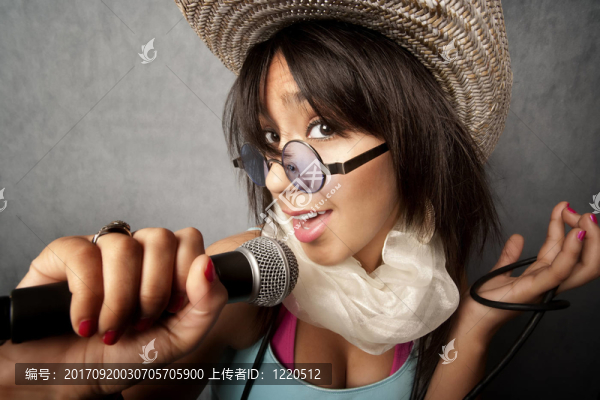 女人