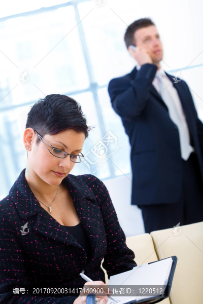 女人