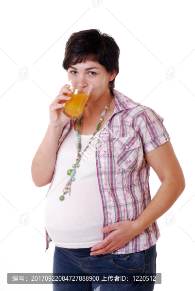 女人喝酒