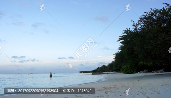 白金島的清晨