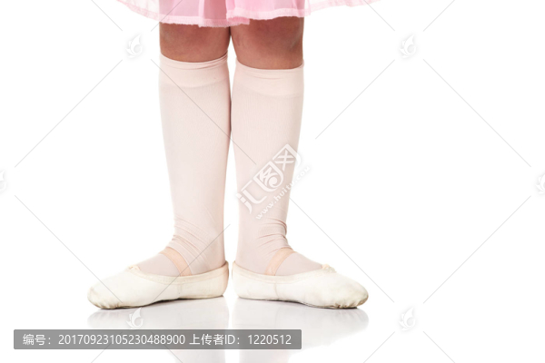 首先
