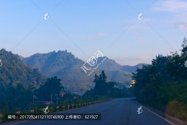 山間公路