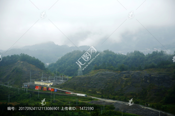 云霧山中