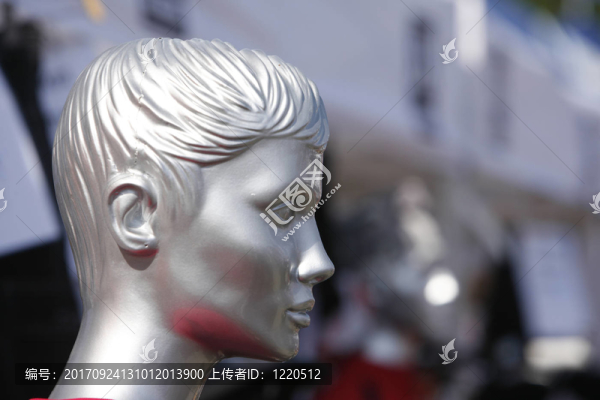 銀色的模特