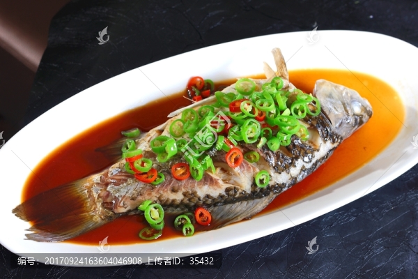 尖椒汗蒸鯽魚(yú)