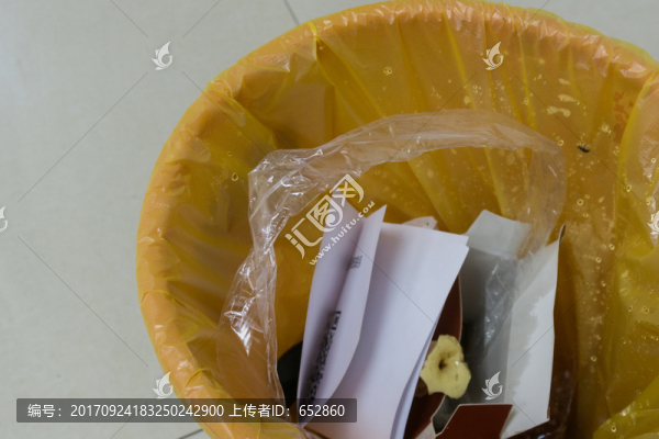 垃圾桶