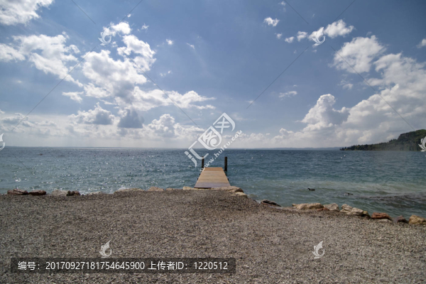 從加爾達(dá)湖嶺