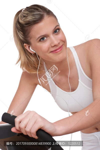 女人笑了