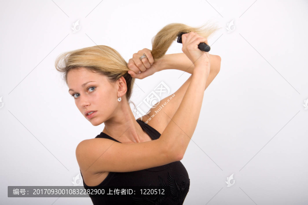 辮子在右邊