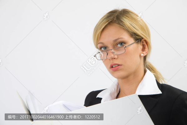 戴眼鏡的樣子