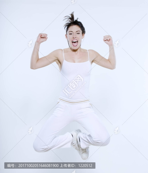 女人笑了