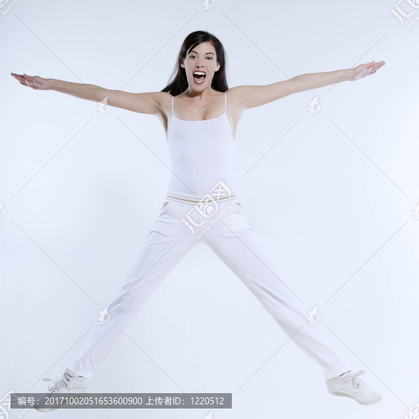 女人笑了