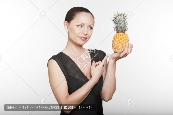 女人笑了