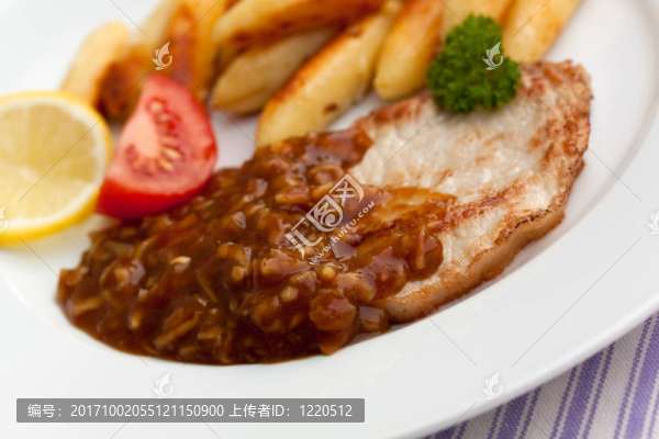 洋蔥醬牛排、土豆面條