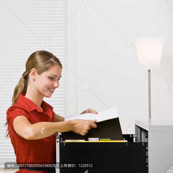 女人