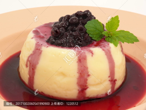 布丁配藍莓