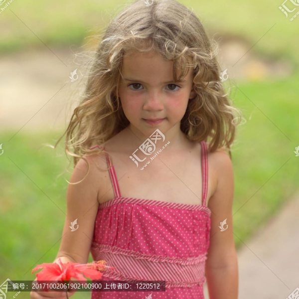 女