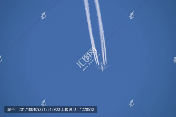 飛行的飛機