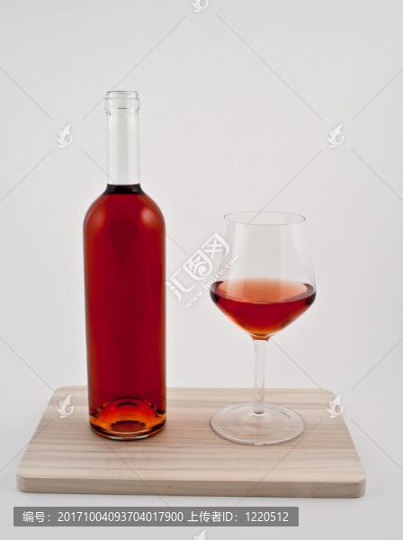 玻璃酒杯
