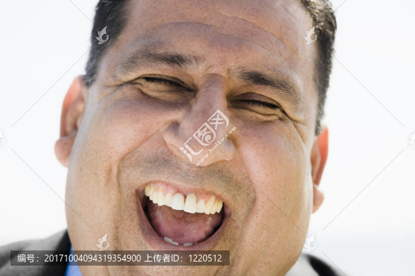 笑