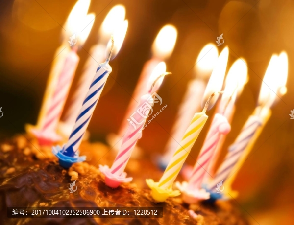 蠟燭生日蛋糕