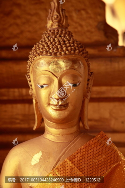 佛雕像在PHA,THA鑾