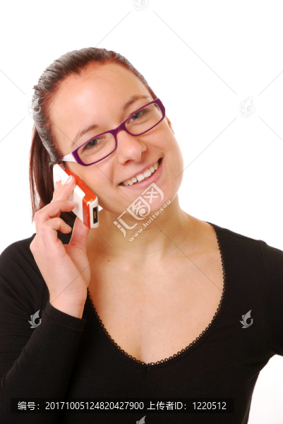打電話的年輕女子