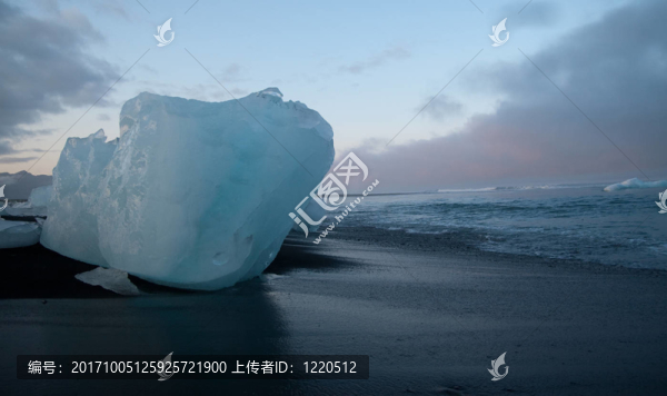 海灘上的冰
