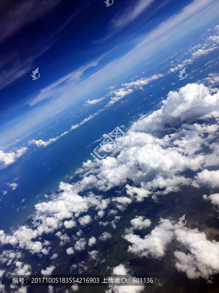 高空俯瞰云海