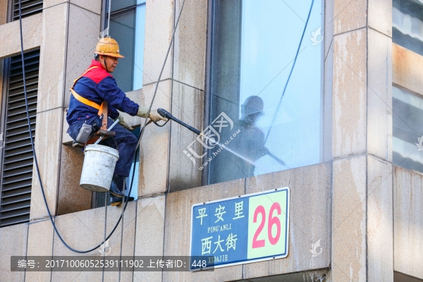 高壓水槍沖洗玻璃,外墻清洗