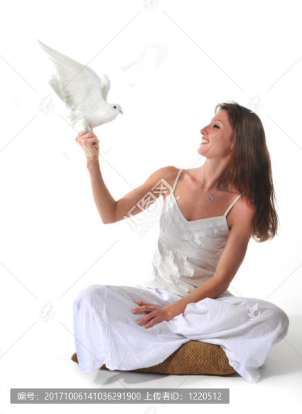 女人笑了