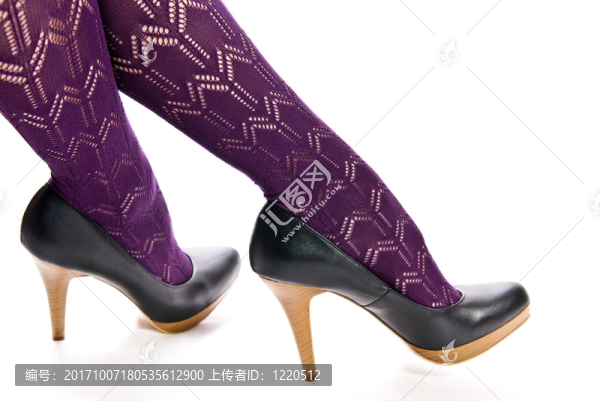 在對(duì)高跟鞋絲襪和鞋女腿