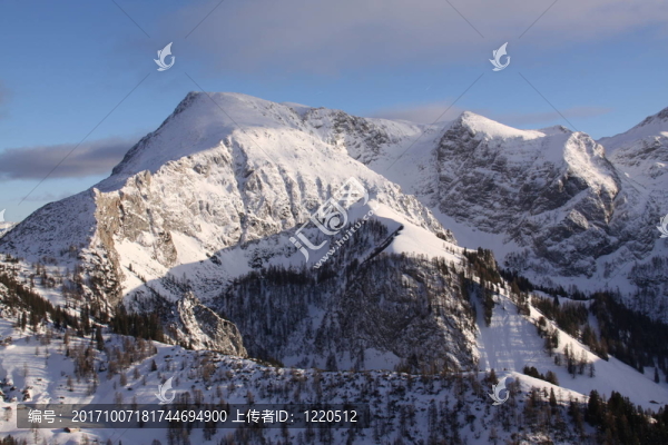 美麗的雪景阿爾卑斯山