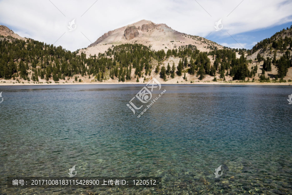 海倫湖和拉森峰美國(guó)
