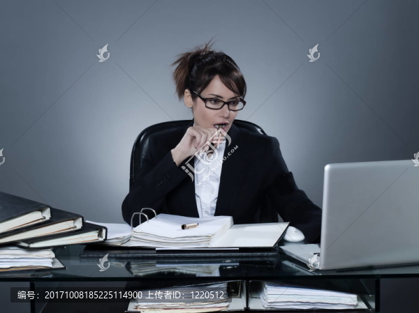 女人