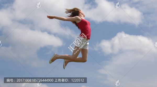 女