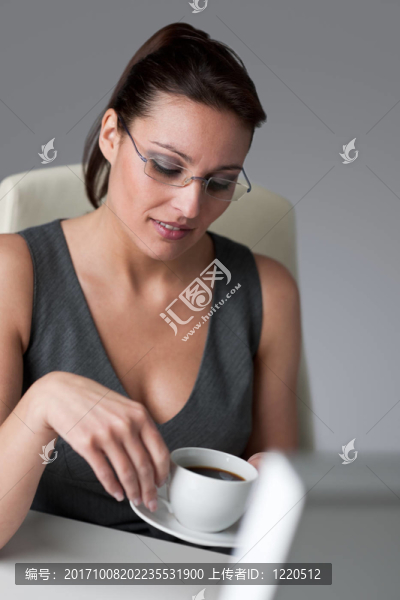 女人