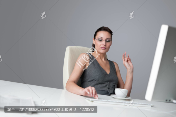 女人