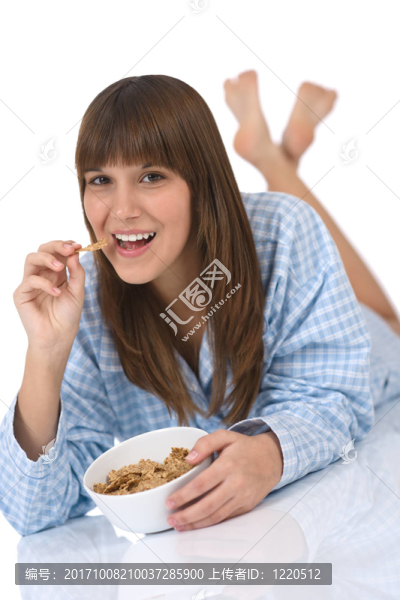 女