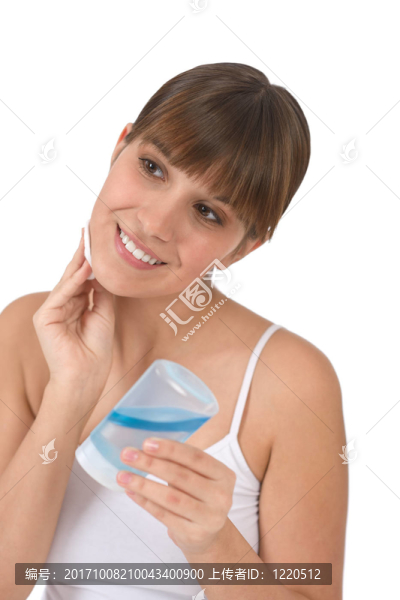 女