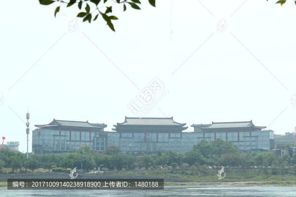 江邊酒店