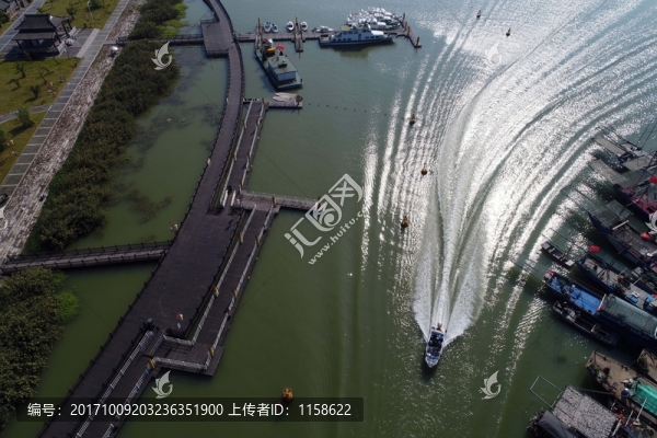 泛舟洪澤湖
