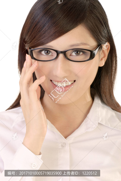 女人笑了